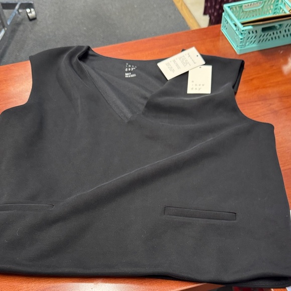 A new day tank L // 080927 - Picture 1 of 2